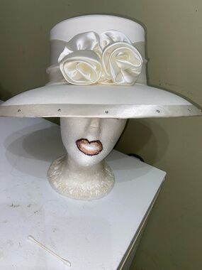 Beautiful Dress Hat / Church Hat by G.O.S.P.E.L.
